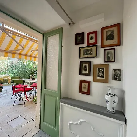 Porta Rossa Apartment *