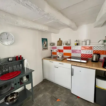 Porta Rossa Apartment *
