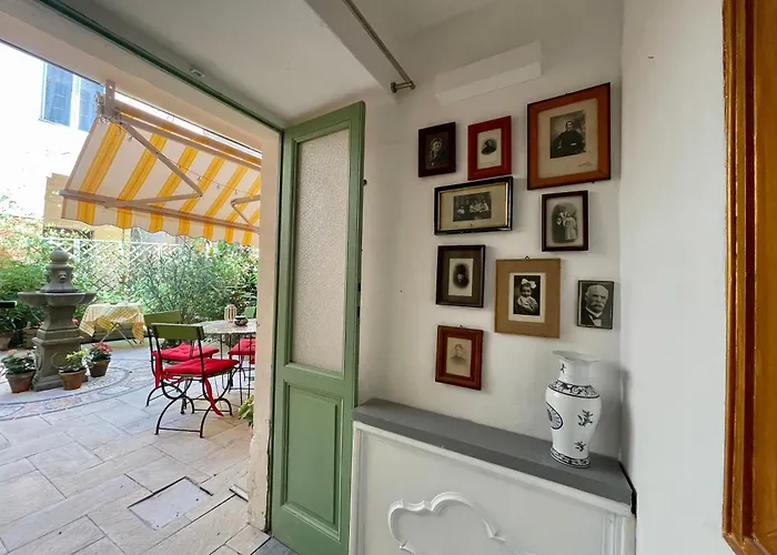 Porta Rossa Apartment *